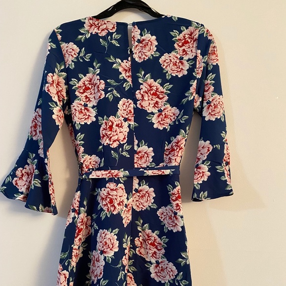 NWT women’s Blue Rose Floral Wrap Dress  3/4 Sleeve  V Neck Mini Skater Dress - Picture 6 of 8